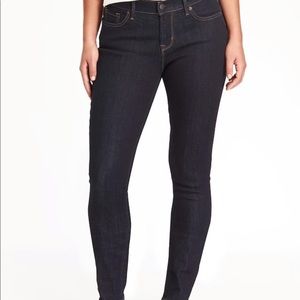 Old Navy Mid Rise Curvy Profile Jeans size 8